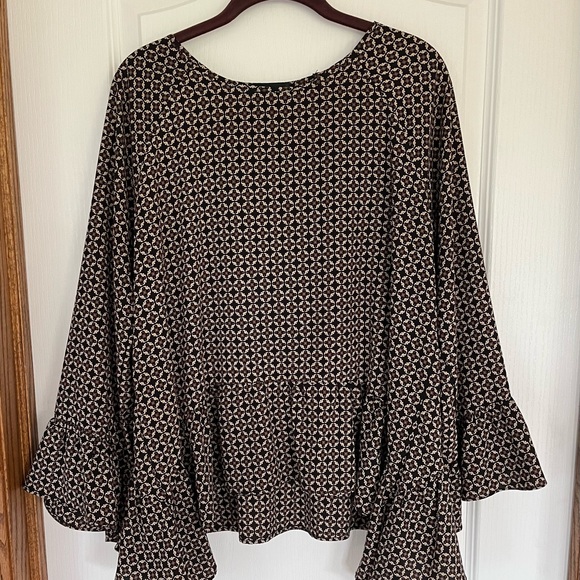 Gibson ruffled top - Picture 2 of 6